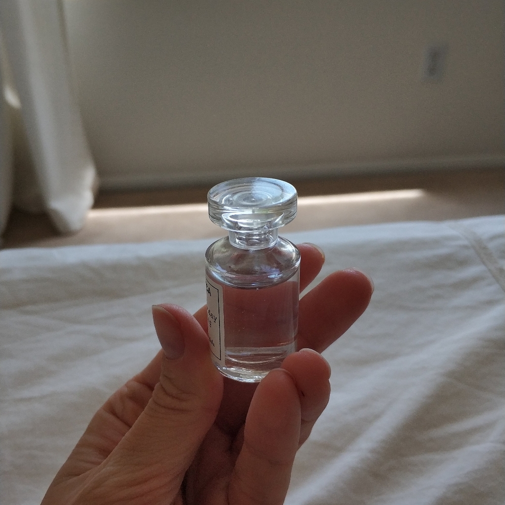 Mini perfume bundle - Picture 2 of 3